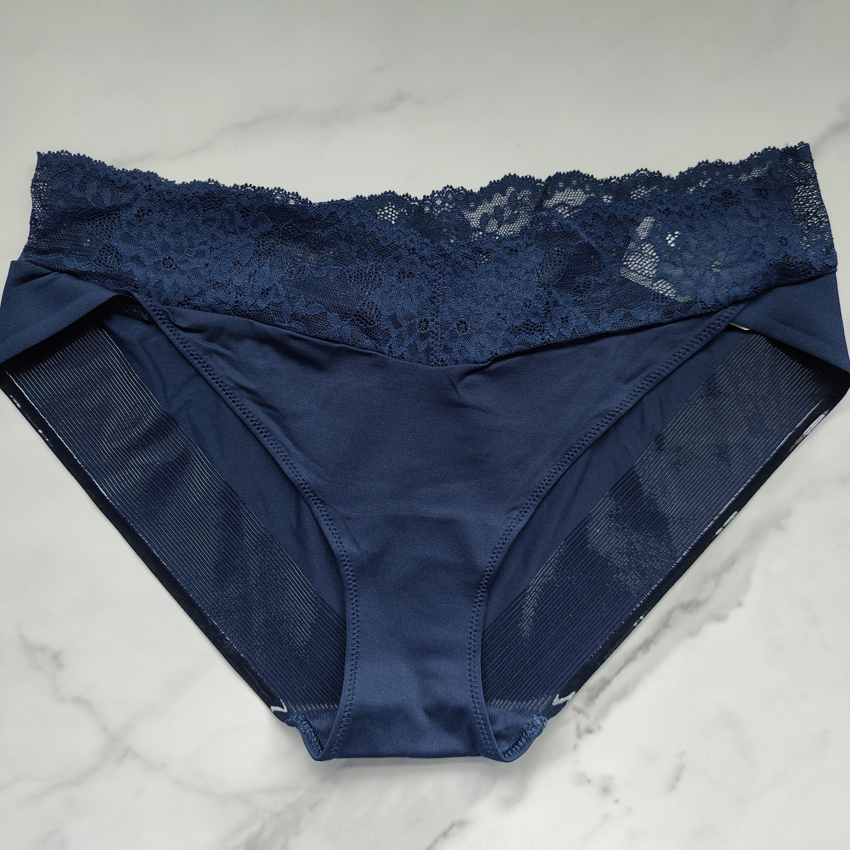 Vanishing Edge Lace Hipster Panty