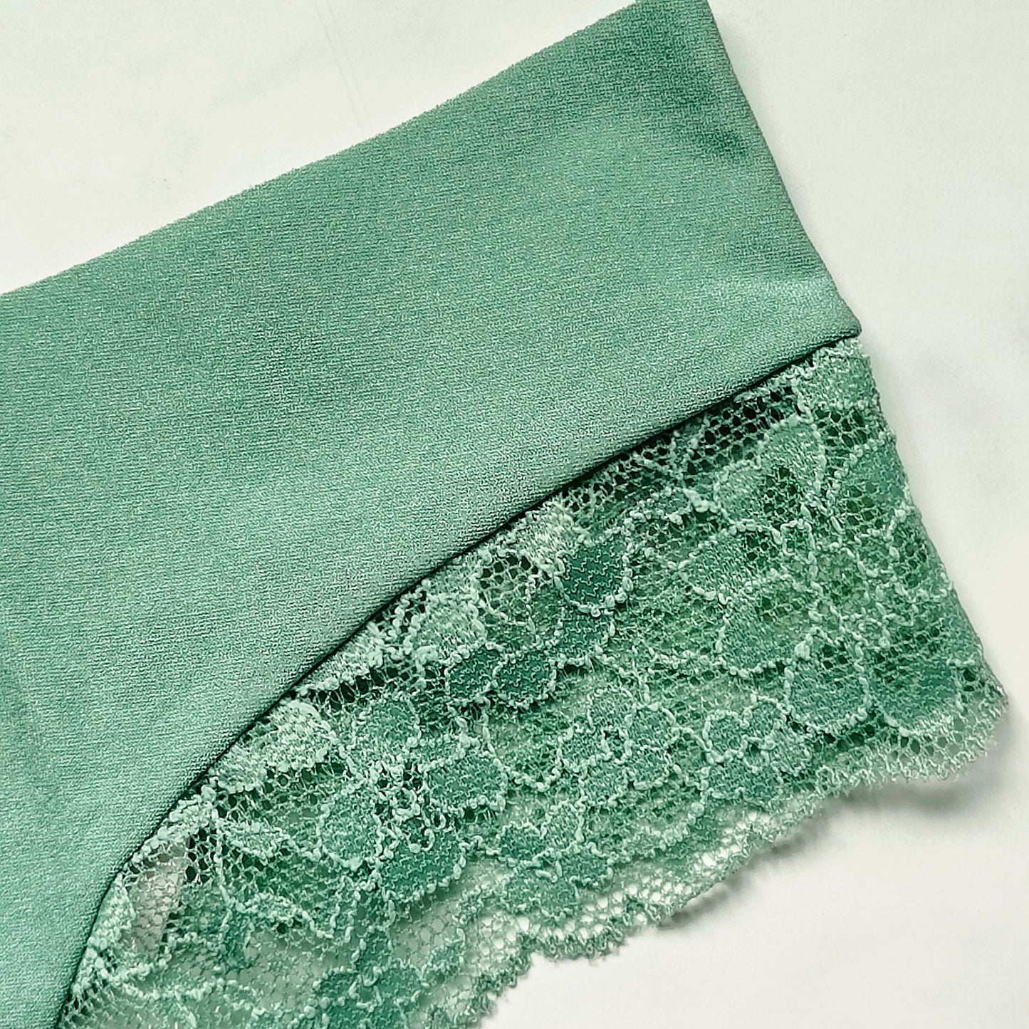 No-Show Lace-Trim Thong Panty