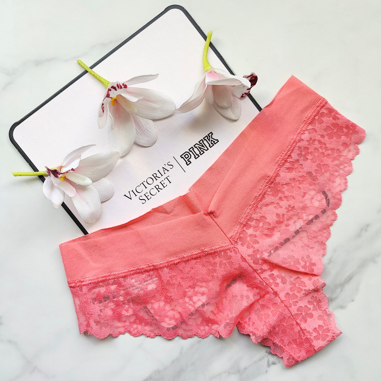 No-Show Floral Lace Thong Panty