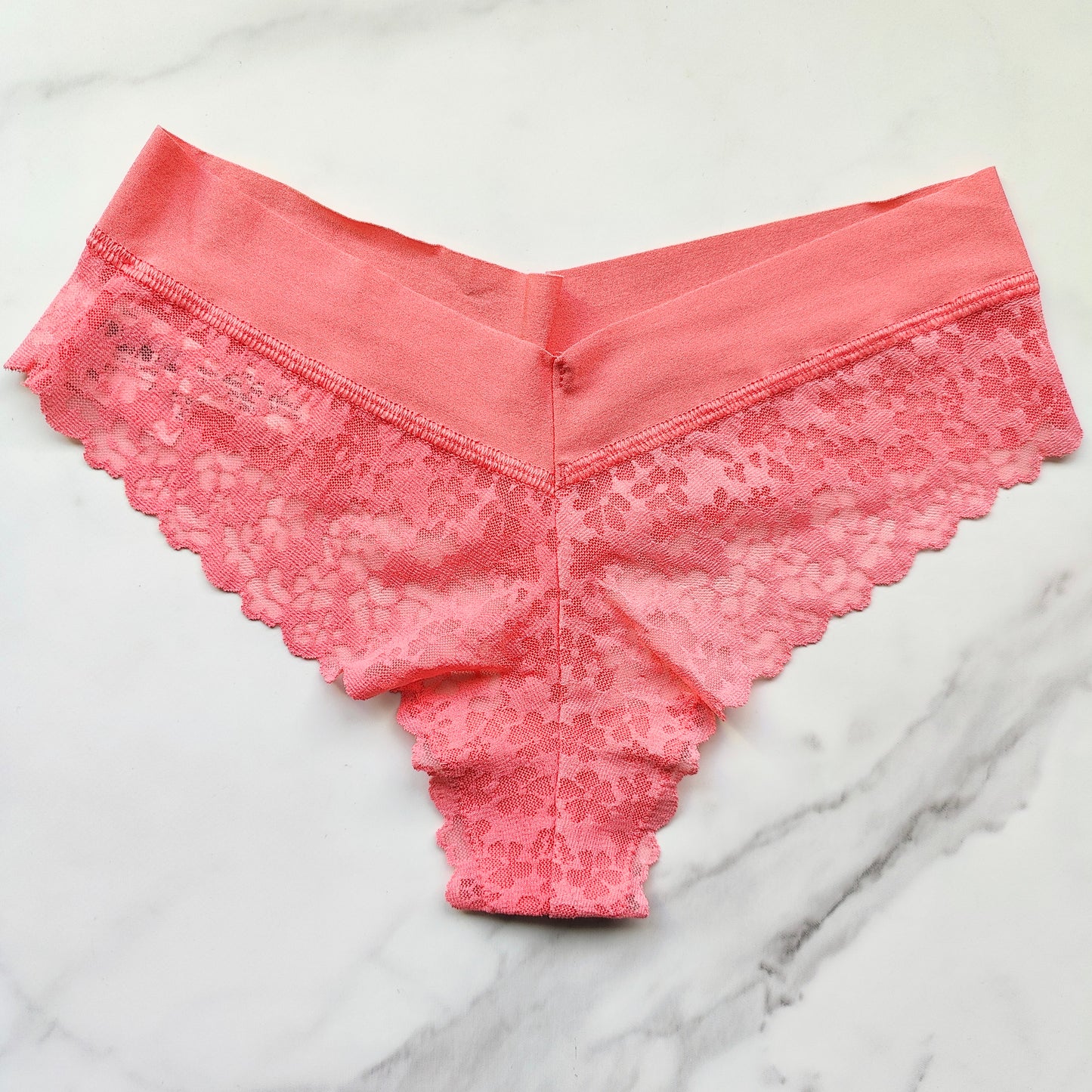 No-Show Floral Lace Thong Panty