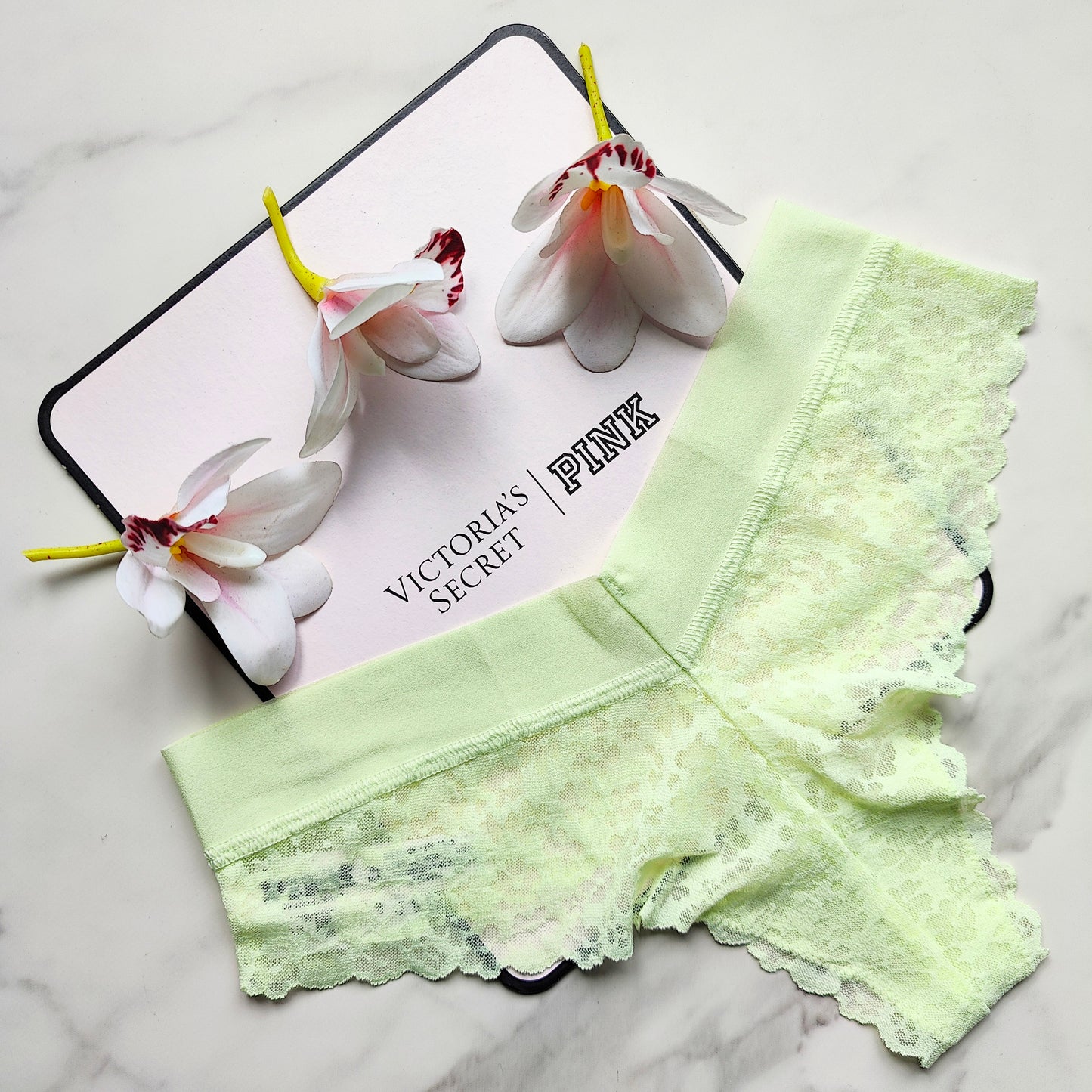 No-Show Floral Lace Thong Panty