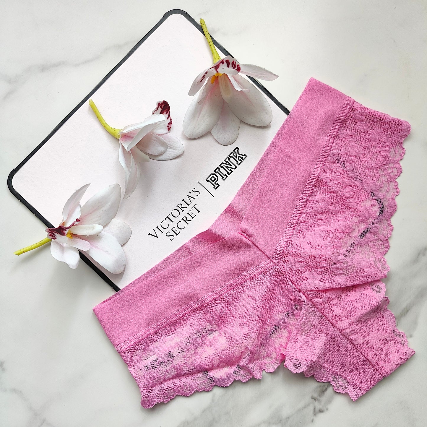 No-Show Floral Lace Thong Panty