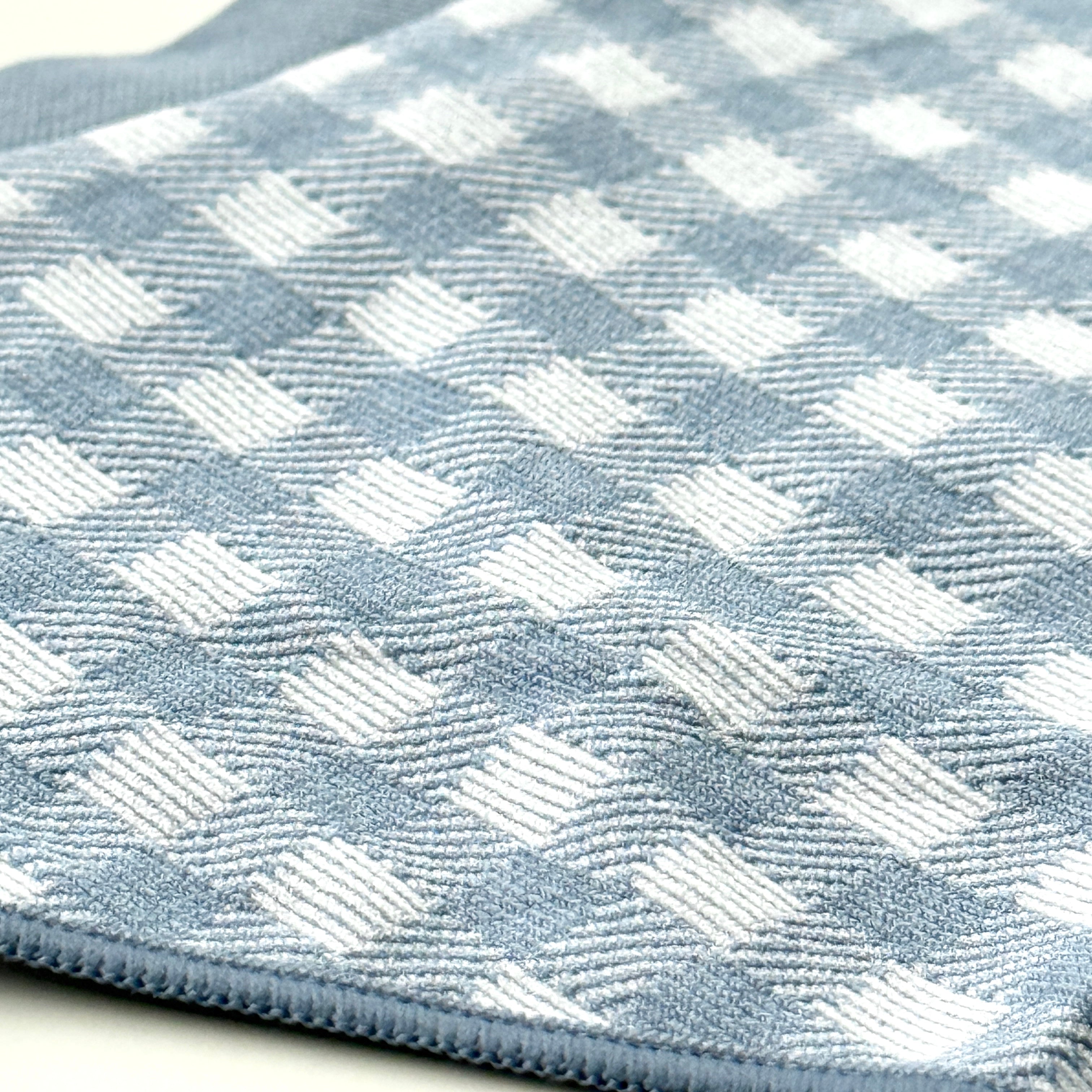 Seamless Smooth High-Leg Thong Panty