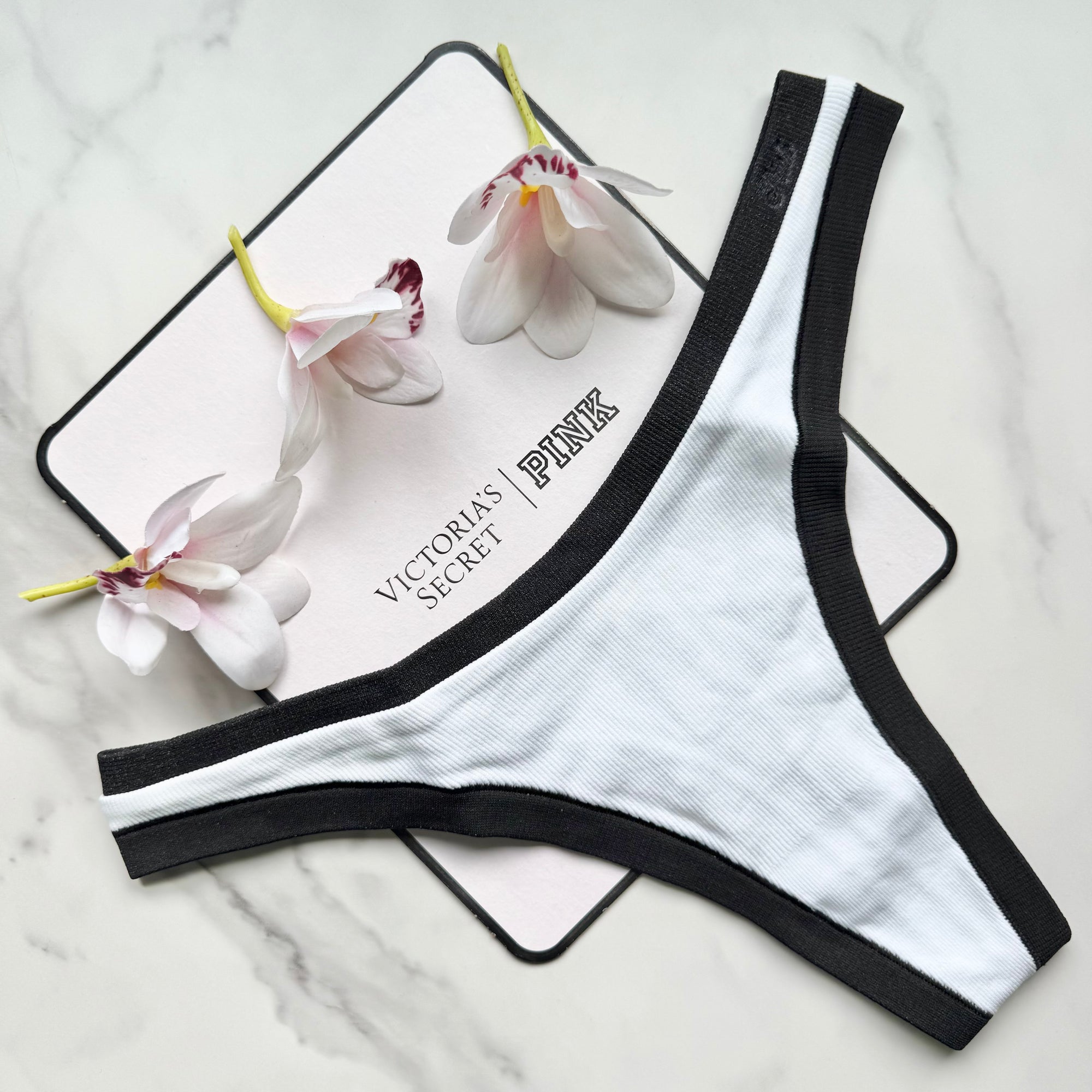 Seamless High-Leg Smooth Thong Panty