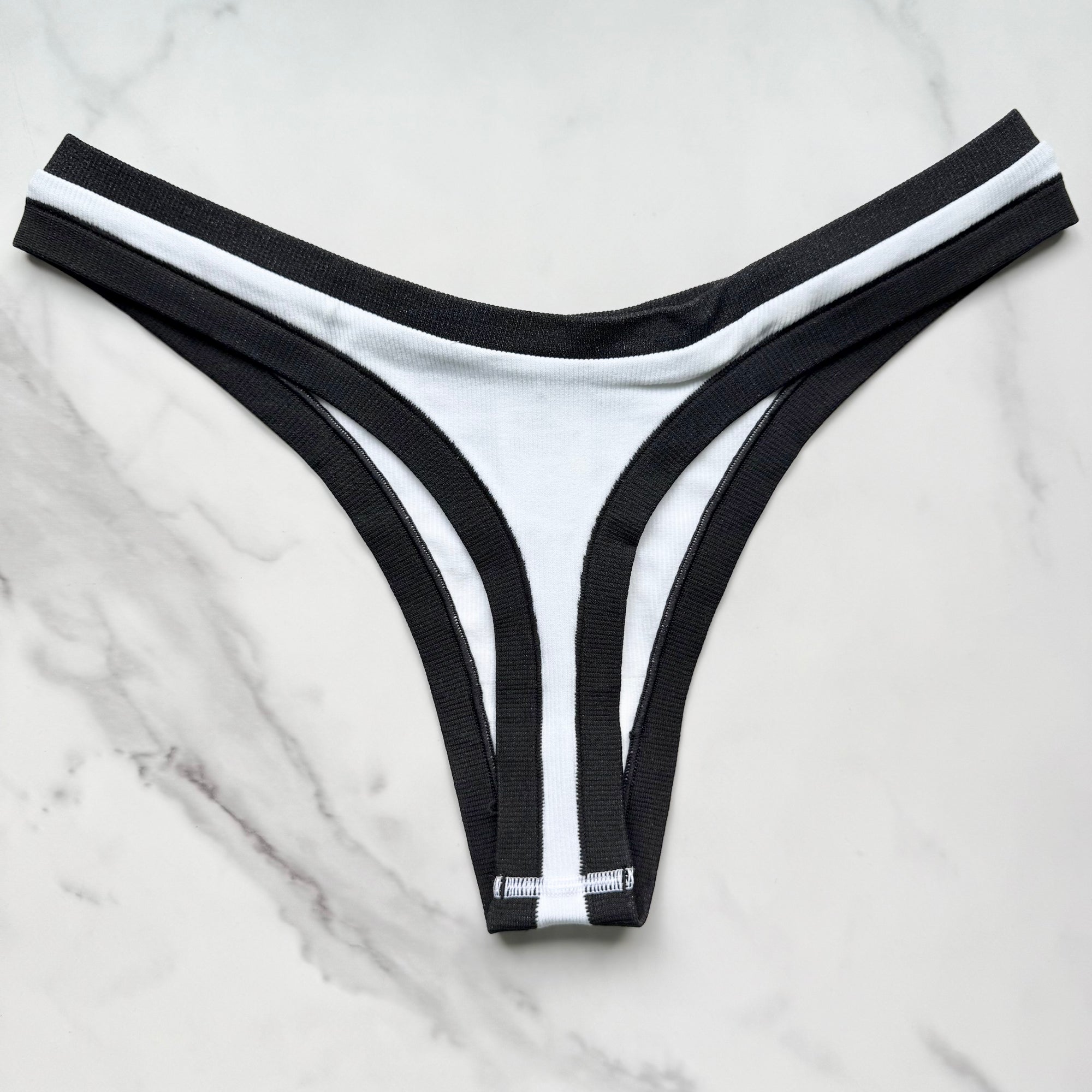 Seamless High-Leg Smooth Thong Panty