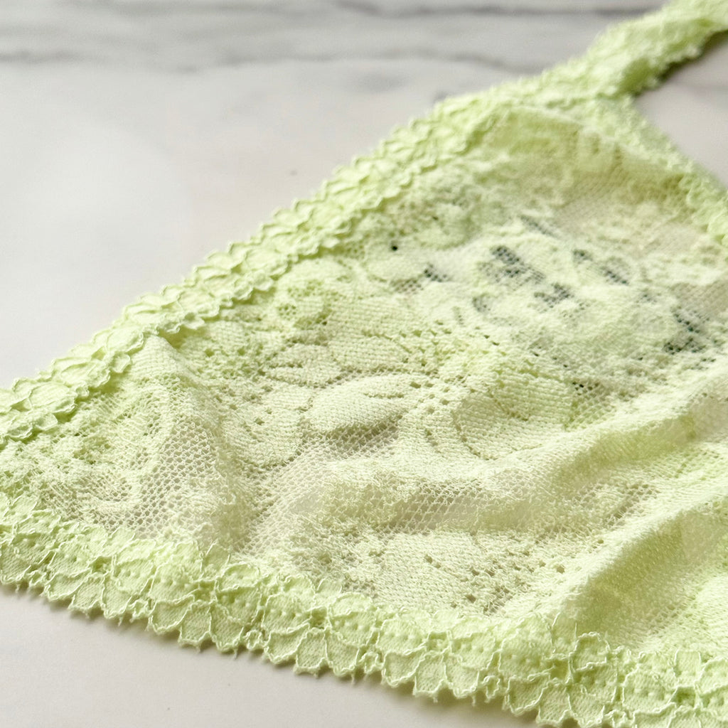 Wink Floral Lace V-String Panty