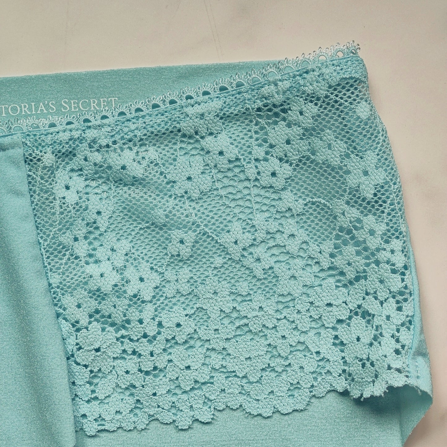 Lace Detail No-Show Hiphugger Panty