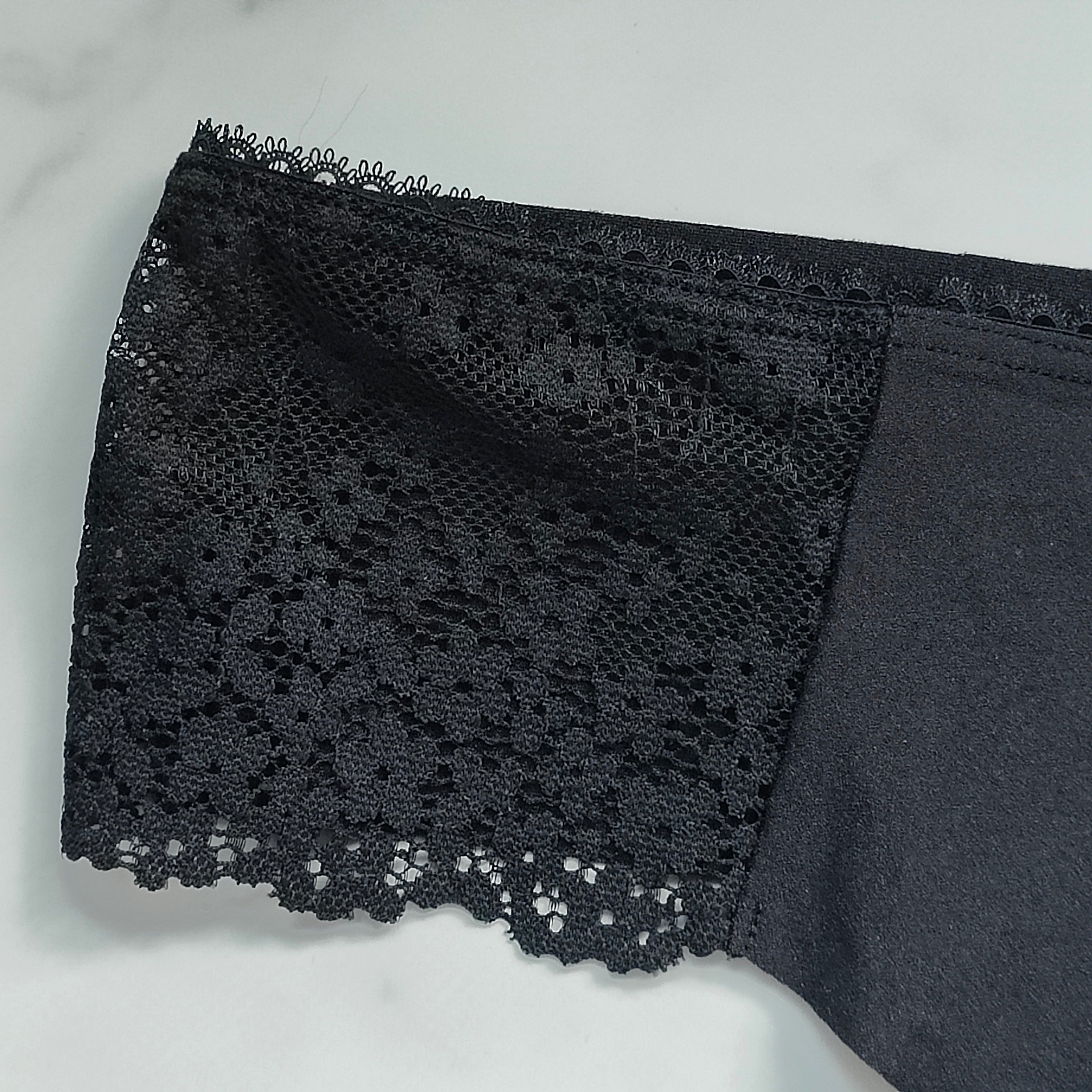 Lace Detail No-Show Thong Panty