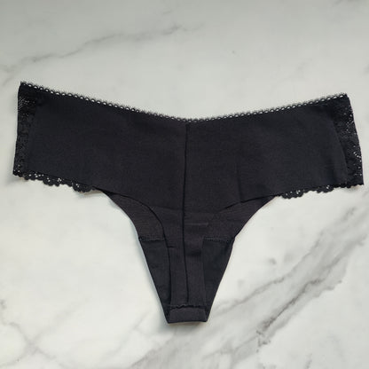 Lace Detail No-Show Thong Panty
