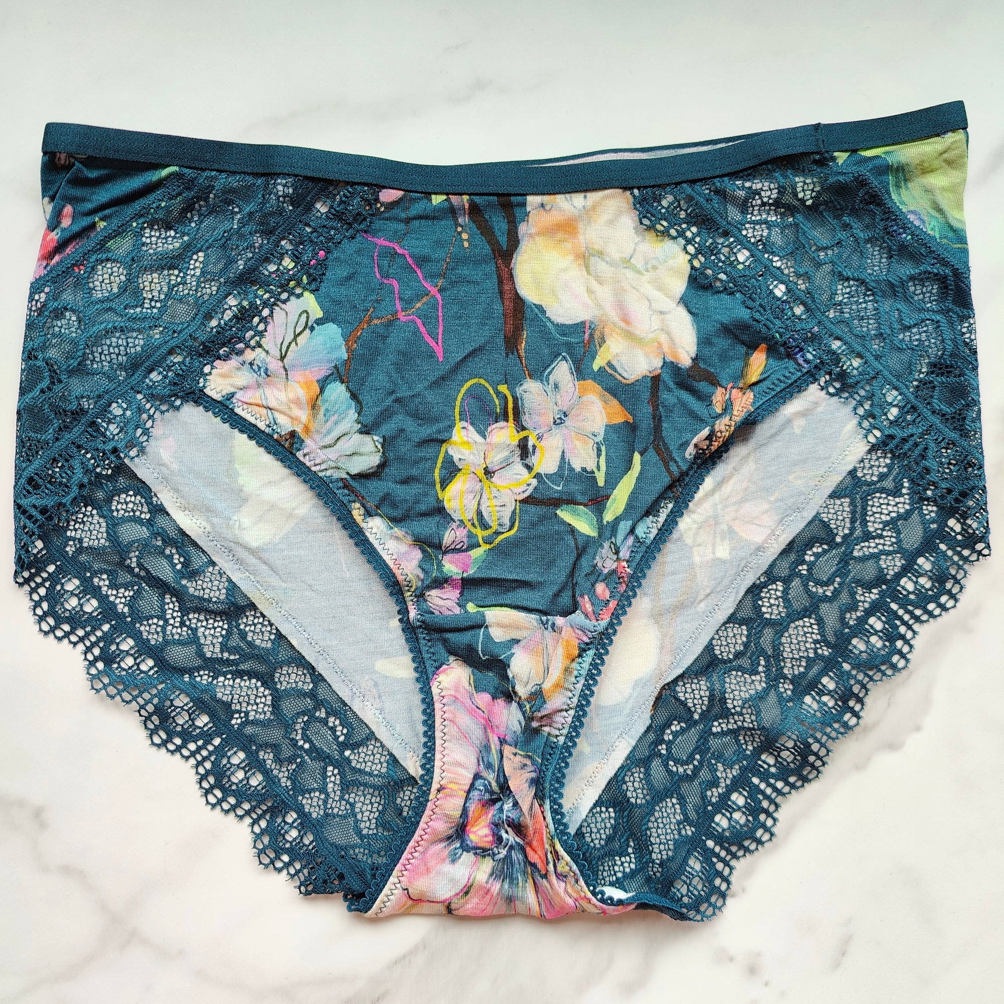 Embraceable Enchanting Lace High-Leg Brief Panty