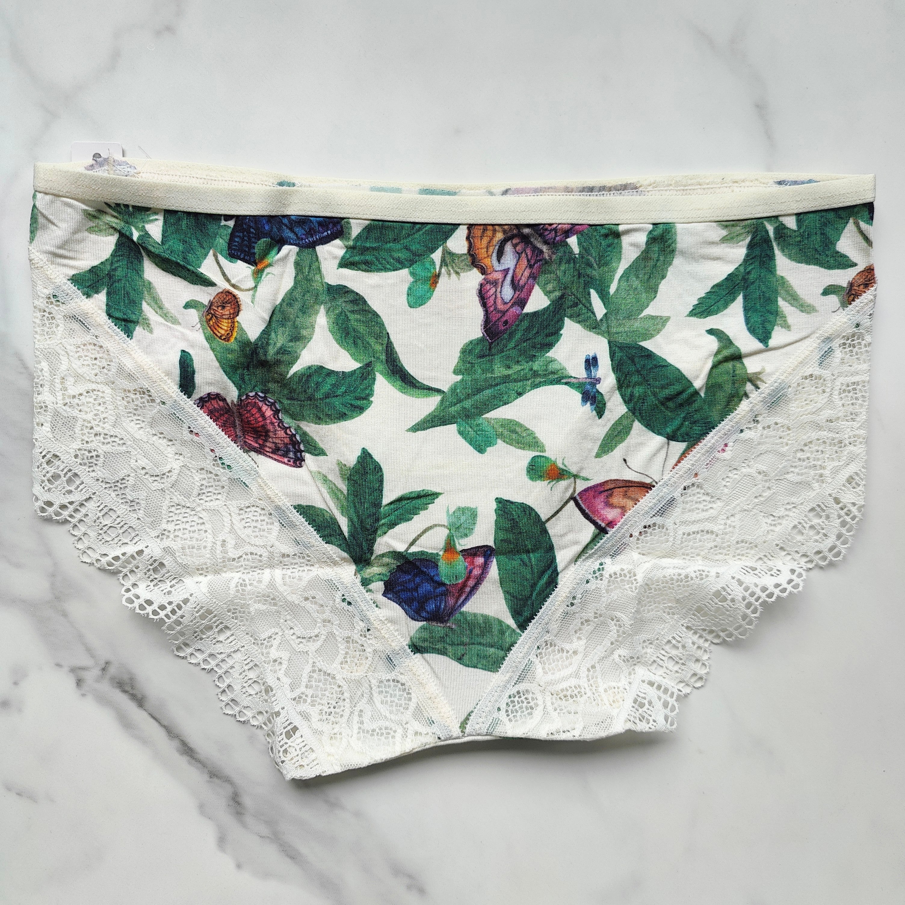 Embraceable Enchanting Lace Hipster Panty
