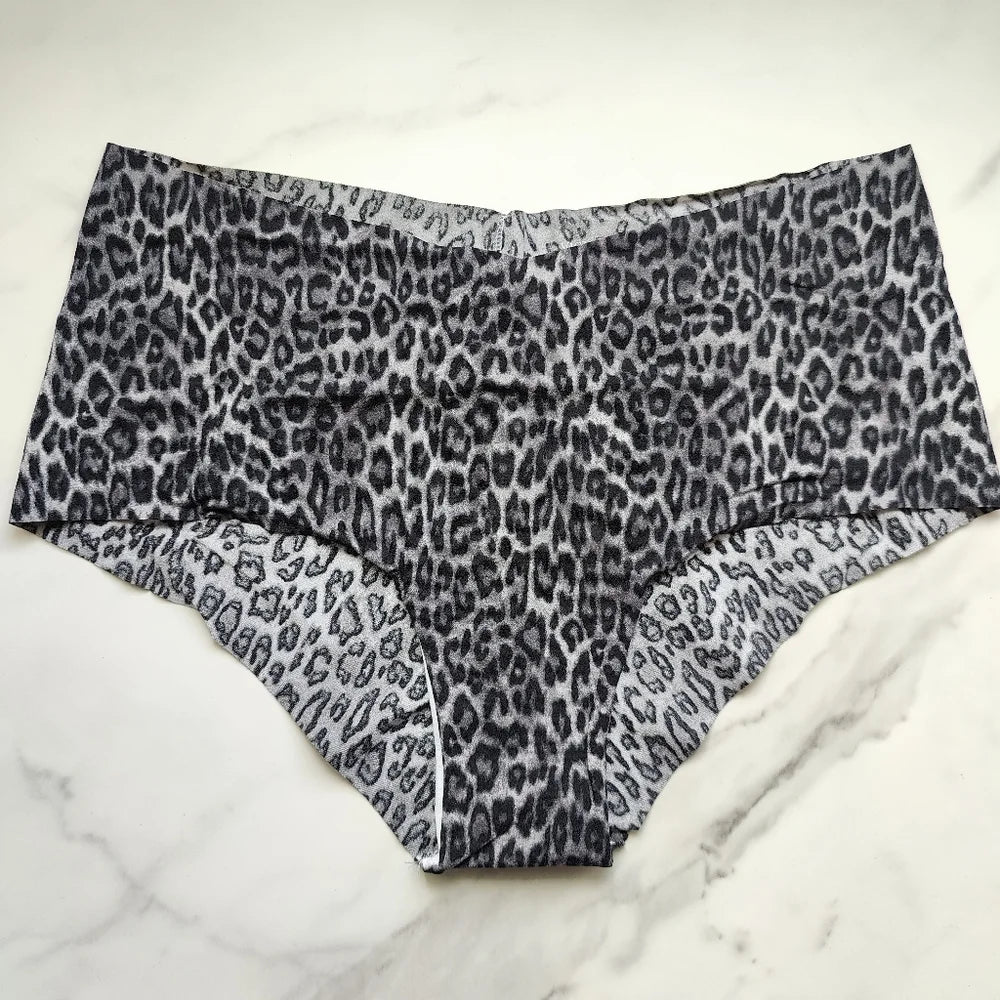 Victoria's Secret  No-Show Smooth Cheeky Panty 