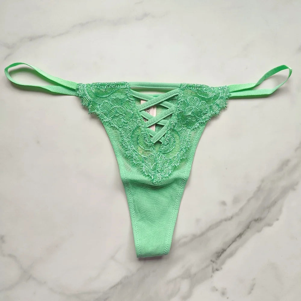 Victoria's Secret  Dream Angels Boho Floral Embroidery Thong Panty 