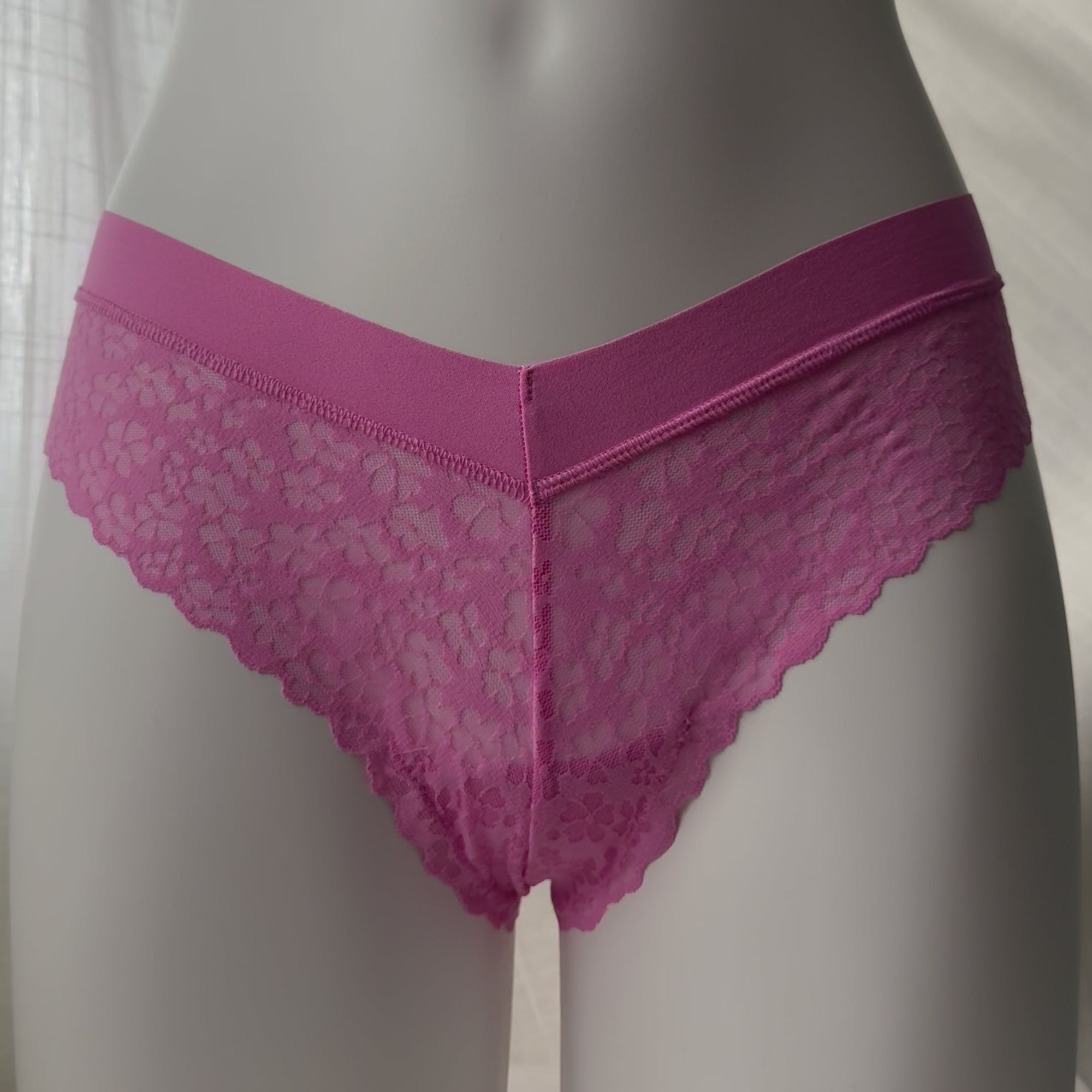 No-Show Floral Lace Thong Panty
