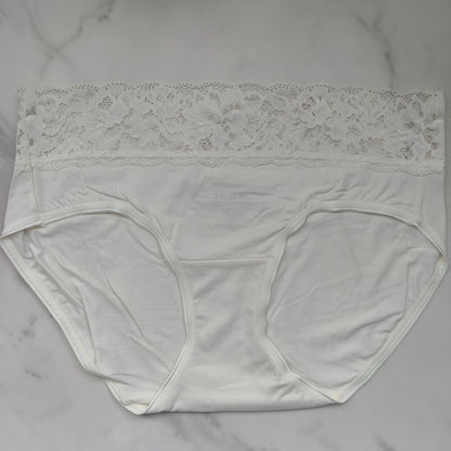 Embraceable Super Soft Signature Lace Hipster Panty